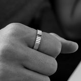 Edge Ring Polished Silver / Vertical